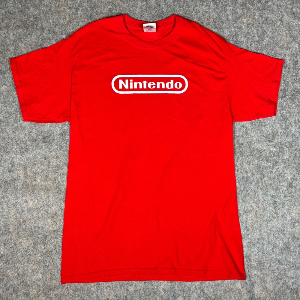 VTG Nintendo Graphic T-Shirt Mens M Red Gildan 100% Heavy Cotton Y2K Gamer Retro